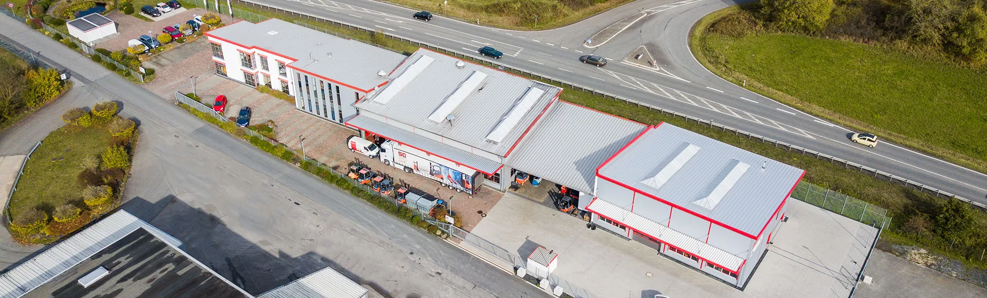 Betriebsgelände der Schaaf Gabelstapler GmbH in Herborn-Seelbach aus der Luft
